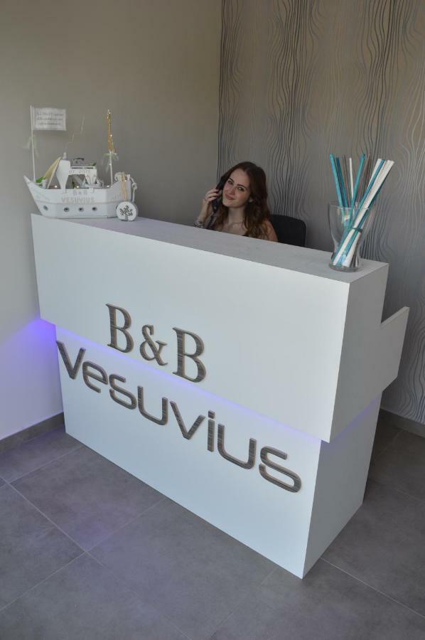 B&B Vesuvius Napoli Bagian luar foto