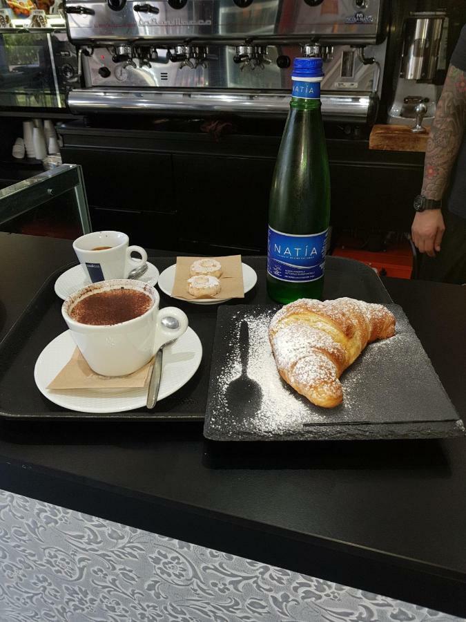 B&B Vesuvius Napoli Bagian luar foto