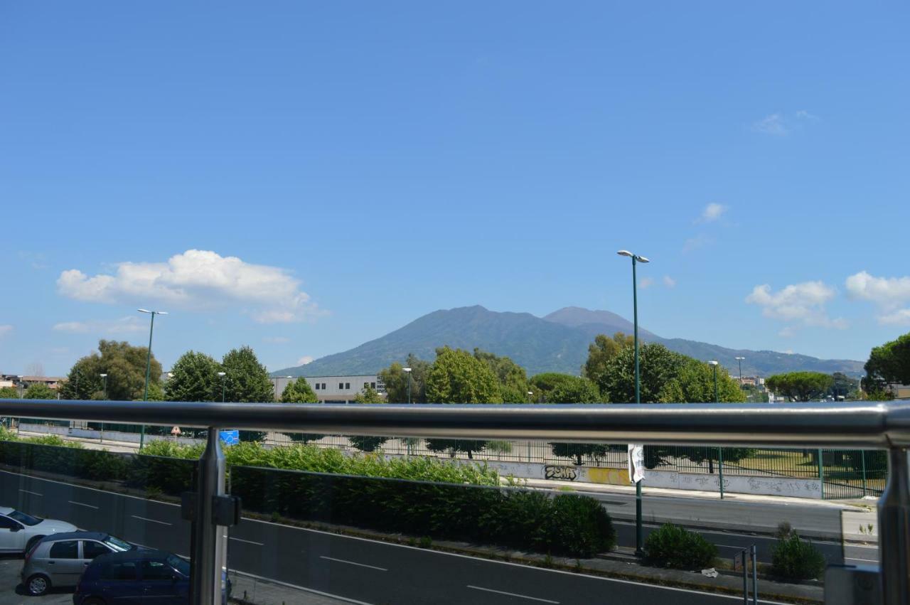 B&B Vesuvius Napoli Bagian luar foto