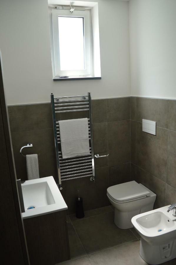 B&B Vesuvius Napoli Bagian luar foto